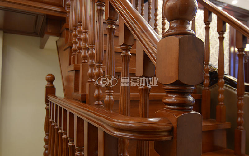 富豪樓梯.jpg 富豪樓梯