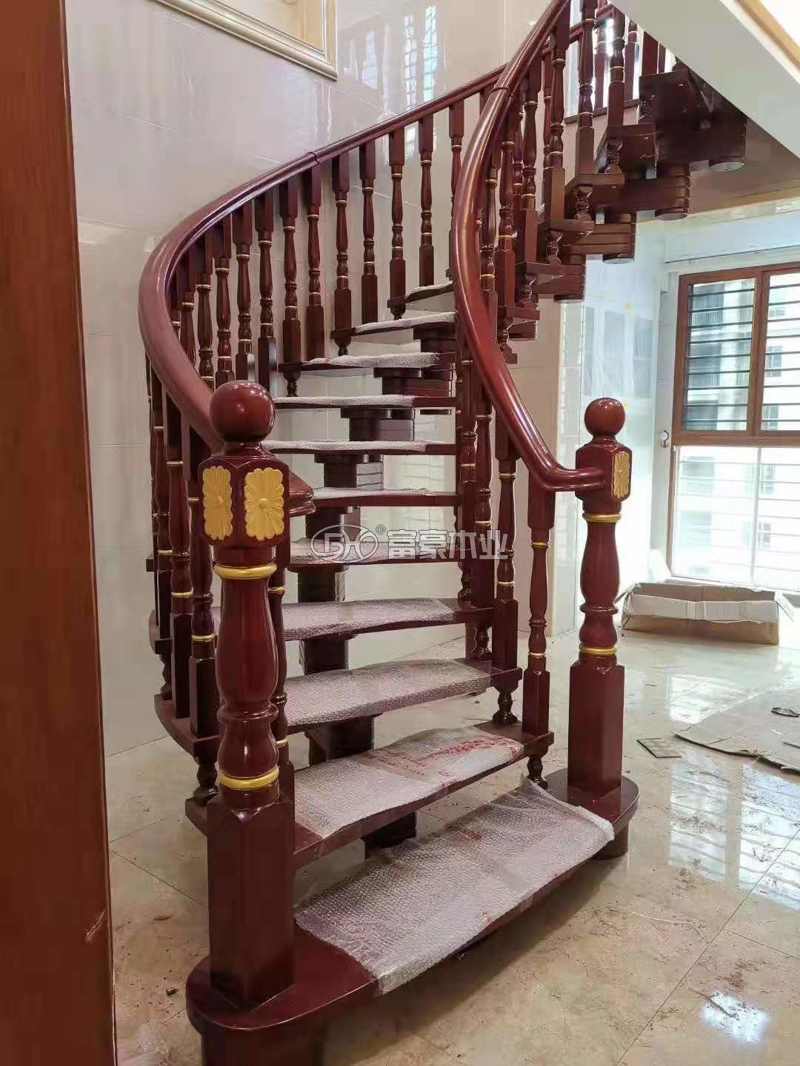 富豪樓梯櫸木旋轉(zhuǎn)樓梯扶手